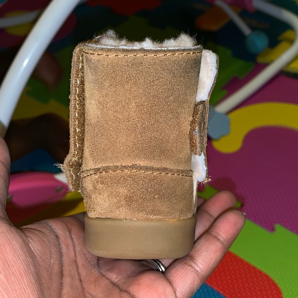 INFANT UGG BOOTS - Picture 4 of 8